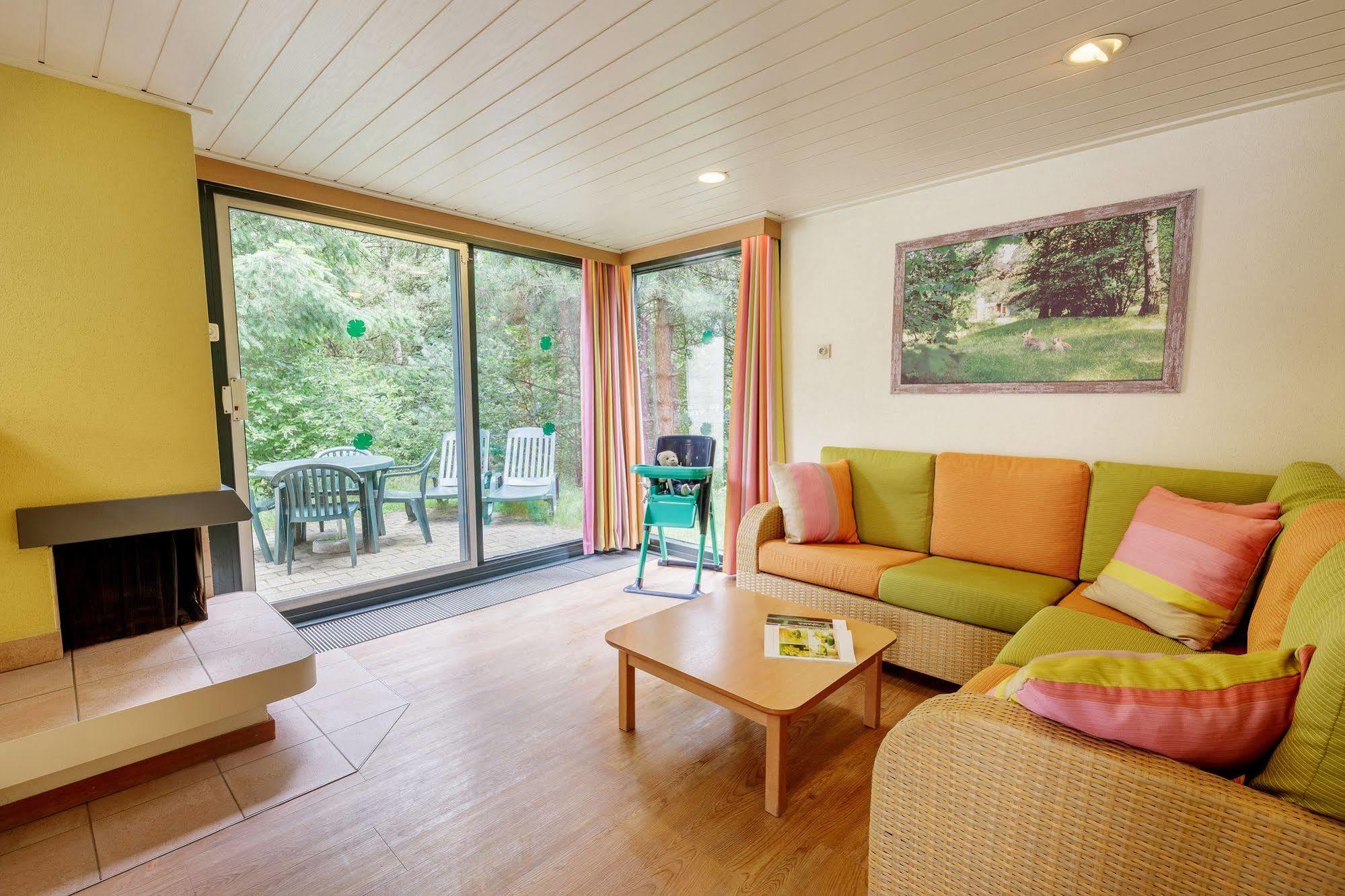 Hotel De Vossemeren By Center Parcs Lommel Exterior photo
