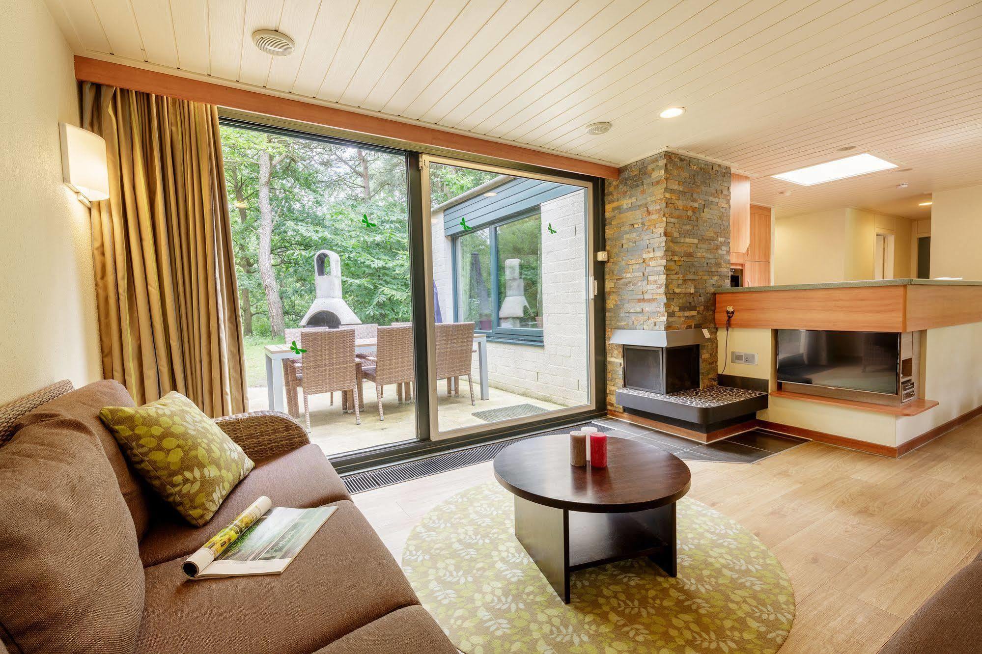 Hotel De Vossemeren By Center Parcs Lommel Exterior photo