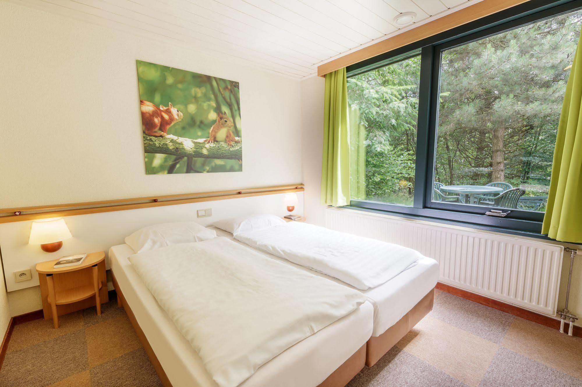 Hotel De Vossemeren By Center Parcs Lommel Exterior photo