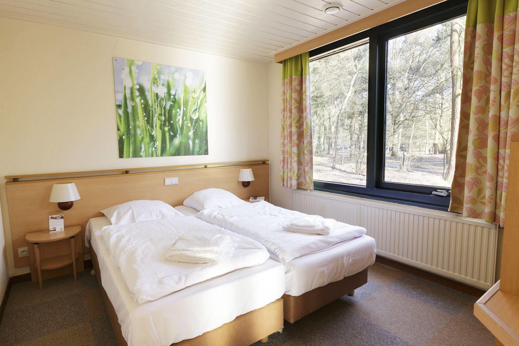 Hotel De Vossemeren By Center Parcs Lommel Exterior photo