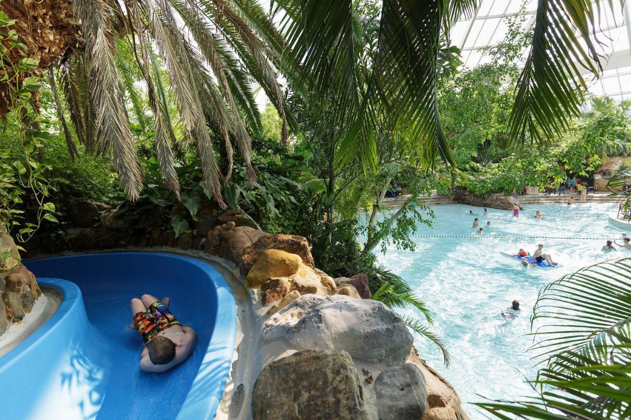 Hotel De Vossemeren By Center Parcs Lommel Exterior photo